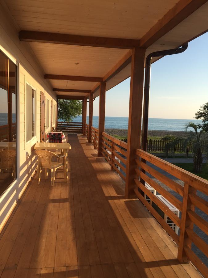 Al Mare Hotel Пицунда Екстериор снимка