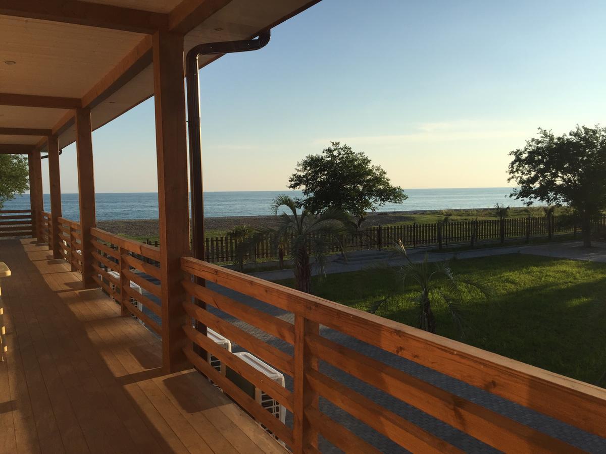 Al Mare Hotel Пицунда Екстериор снимка