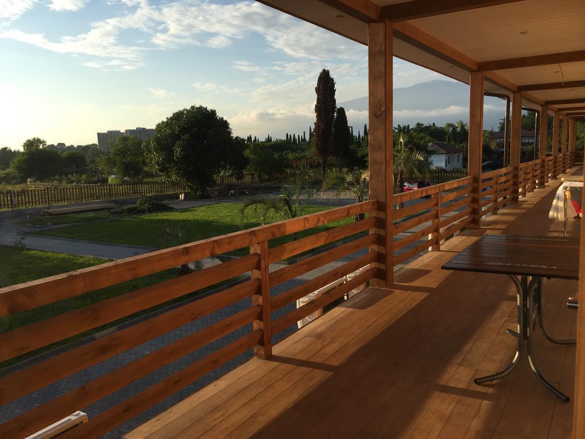 Al Mare Hotel Пицунда Екстериор снимка