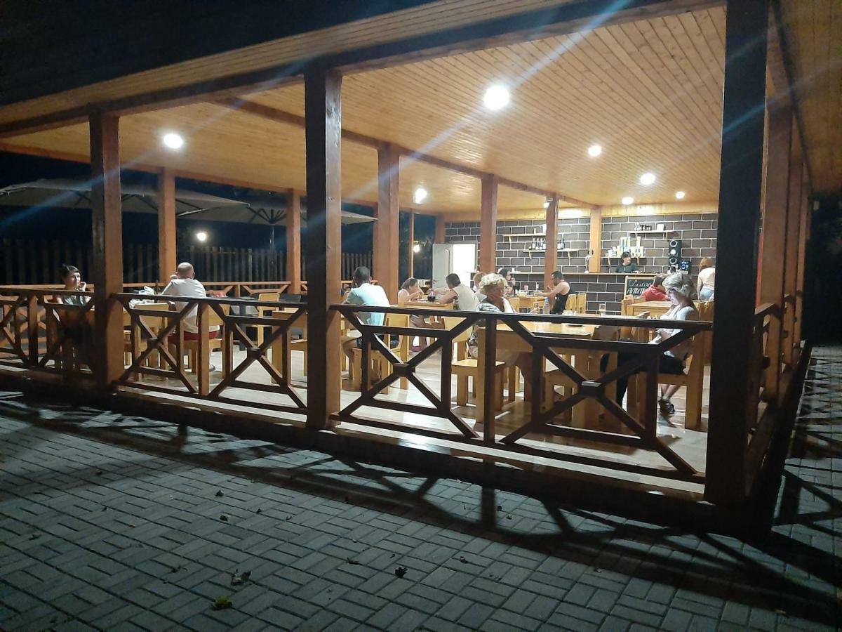 Al Mare Hotel Пицунда Екстериор снимка